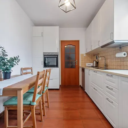 Flora Ursynow 2 Bedrooms & Parking Апартаменты Варшава