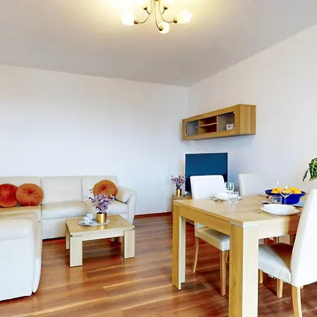 Flora Ursynow 2 Bedrooms & Parking Апартаменты *