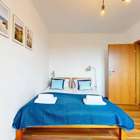 Flora Ursynow 2 Bedrooms & Parking * Варшава
