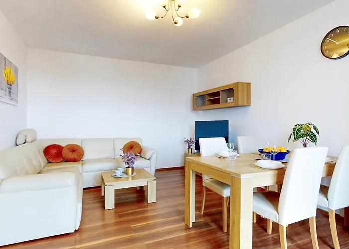 Flora Ursynow 2 Bedrooms & Parking Lägenhet *